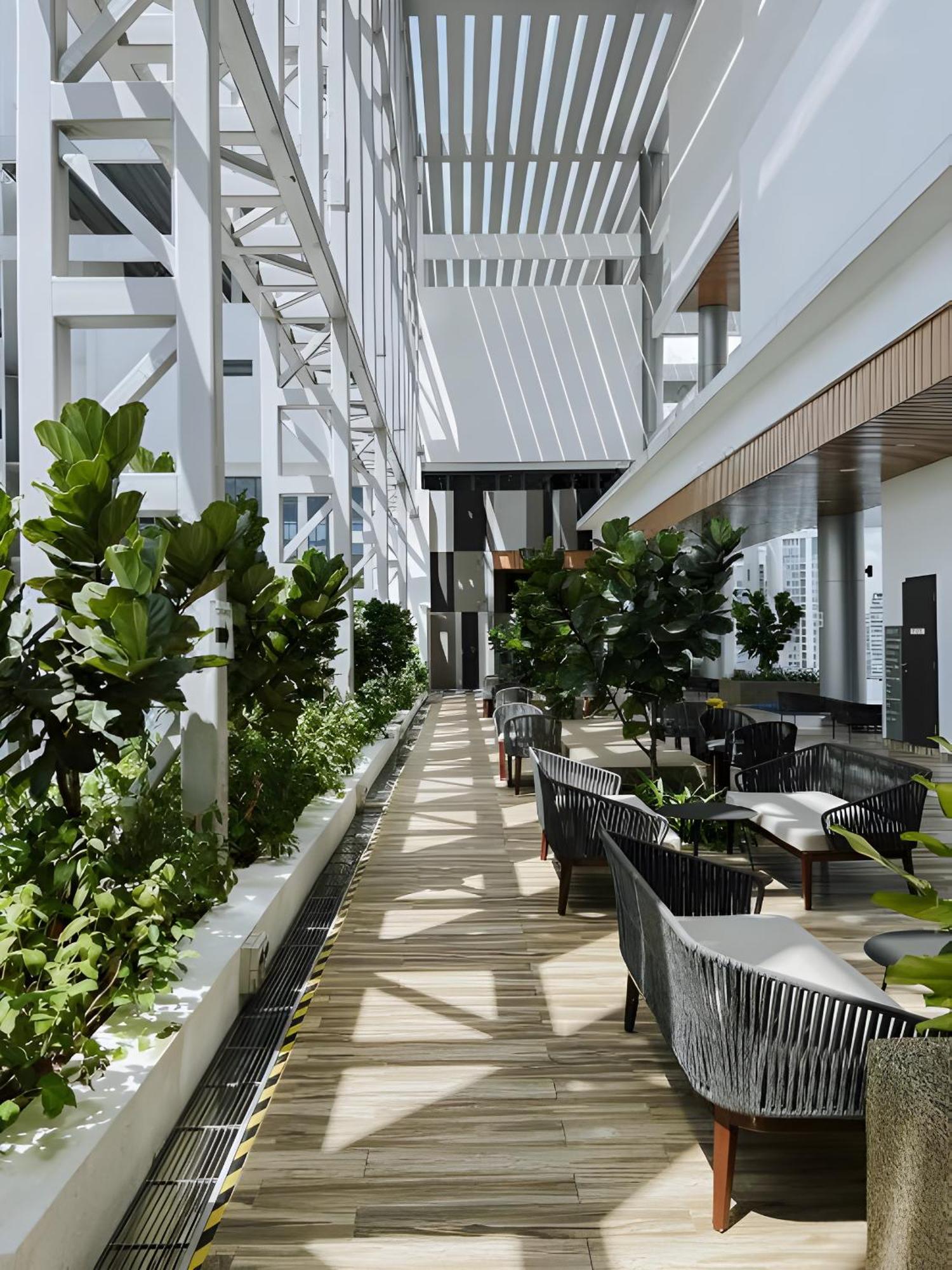 The Luxe Infinitum By White House Klcc *